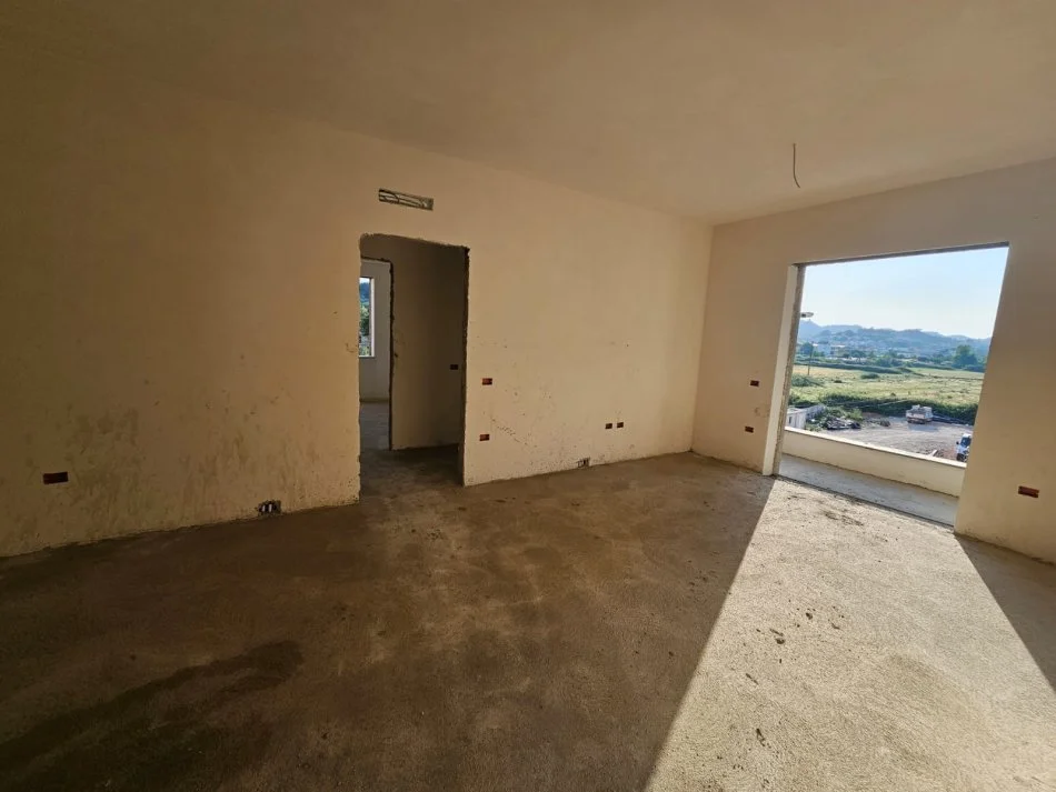 Tirane, shitet apartament 2+1+2+Ballkon + 🅿️ Kati 2, 84 m² 130.000 € (Astir)
