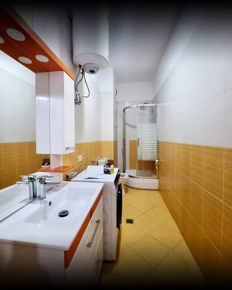 Tirane, jepet me qera 2+1+Ballkon Kati 2, 98 m² 850 € (Janos Hunyadi)