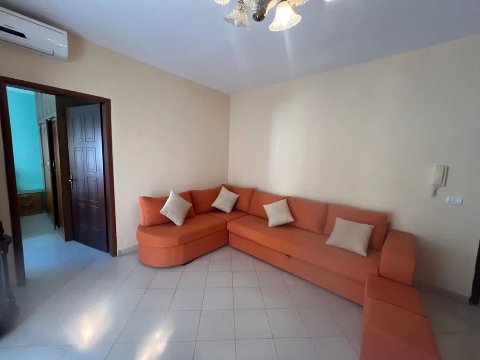 Durres, shitet apartament 1+1+Aneks+Ballkon Kati 3, 65 m² 68.000 € (Shkembi i kavajes)