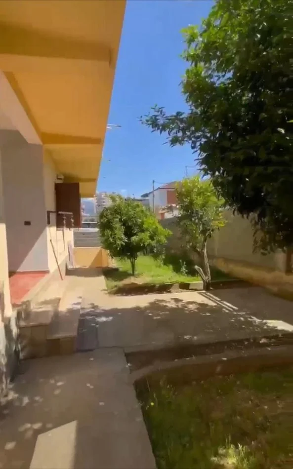 Tirane, shes Vile 2+1 Kati 3, 560 m² 370.000 € 