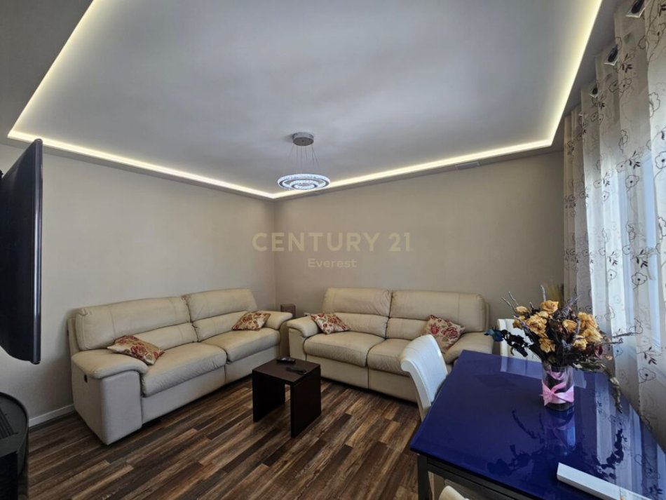 Tirane, shitet apartament 2+1 Kati 5, 65 m² 130.000 € (Rruga e durresit)
