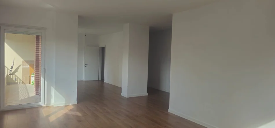 Tirane, shitet apartament 3+1 , 135 m² 320.000 € 