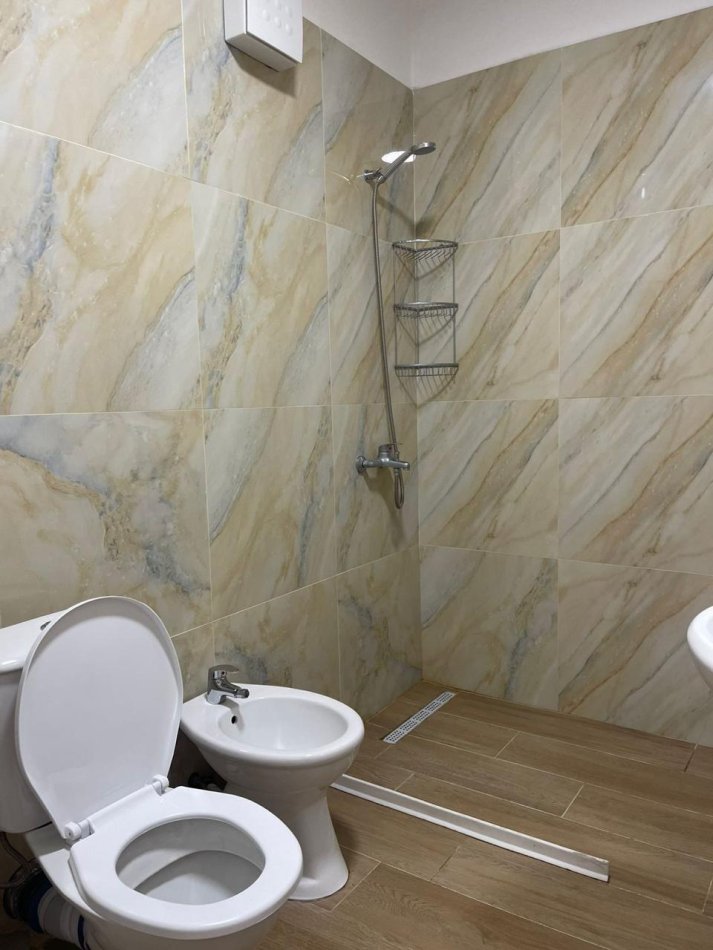 Tirane, jepet me qera apartament 1+1 Kati 2, 70 m² 650 € (Rruga Zyber Preza)