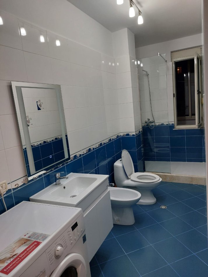 Tirane, jepet me qera apartament 2+1+Ballkon Kati 3, 101 m² 500 € (Astir)