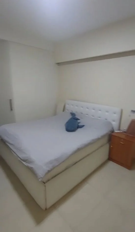 Tirane, jepet me qera apartament 2+1+Ballkon Kati 2, 120 m² 500 € (Bulevardi Bajram Curri)