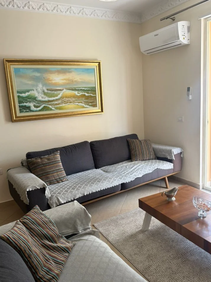 Tirane, jepet me qera apartament 2+1+Ballkon Kati 3, 90 m² 500 € (Unaza e re,Astir)