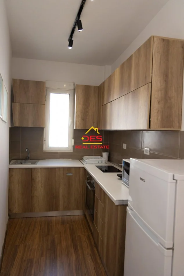 Vlore, jepet me qera shtepi 2+1+Ballkon Kati 0, 124 m² 700 € (Rruga Dreshovica)