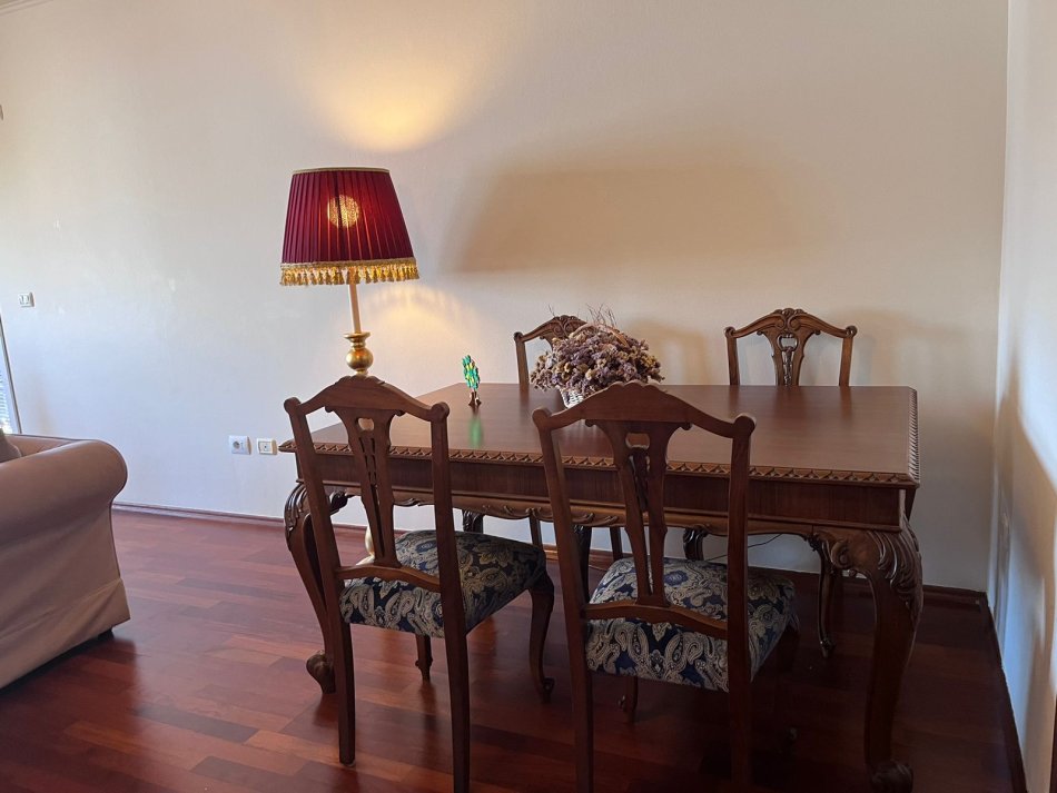 Tirane, jepet me qera apartament 2+1 Kati 3, 125 m² 800 € (Rruga e Elbasanit)