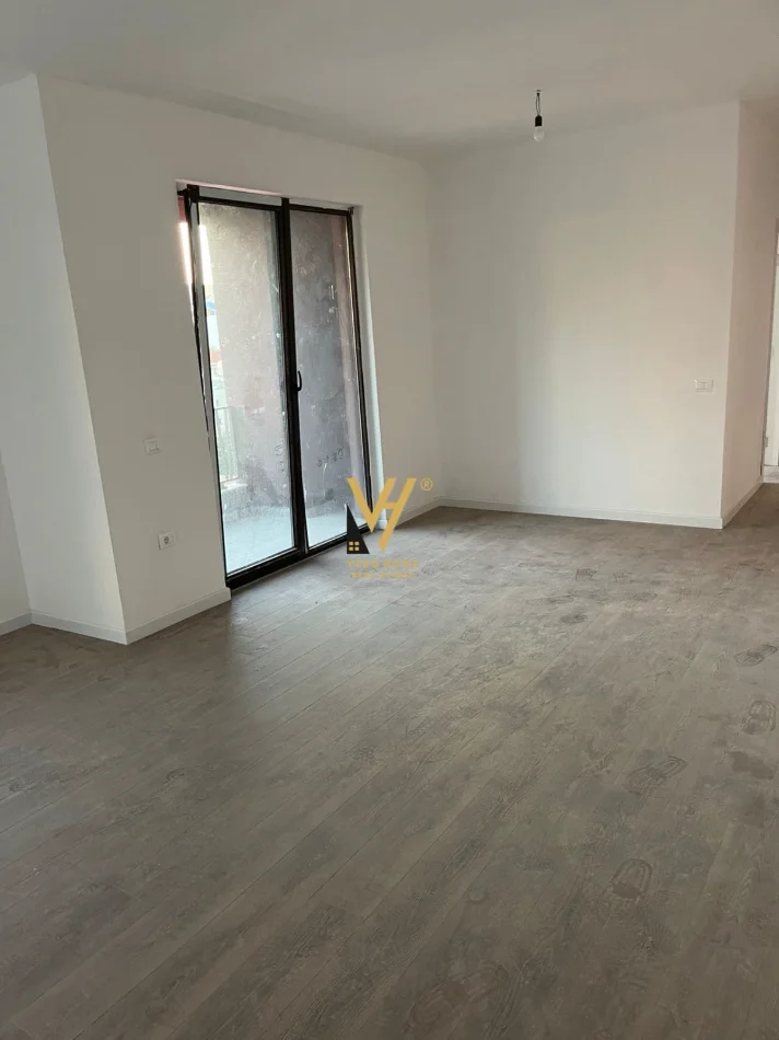 Tirane, jepet me qera zyre Kati 6, 90 m² 800 € (MYSLYM SHYRI)