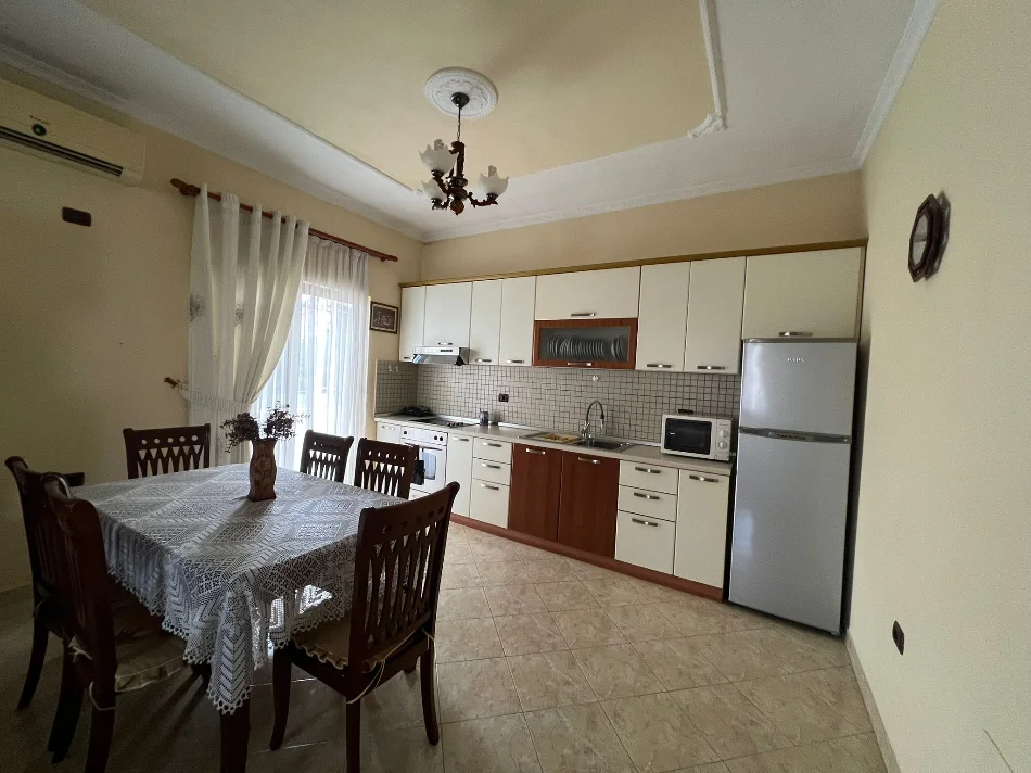 Tirane, jepet me qera shtepi 2+1+Aneks+Ballkon Kati 3, 120 m² 450 € (Rruga Osman Jonuzi Nr.45)