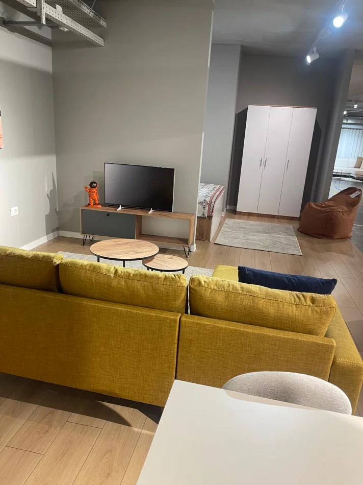 Tirane, jepet me qera apartament 1+1 Kati 2, 500 € (Prane Sheqer Pikant)