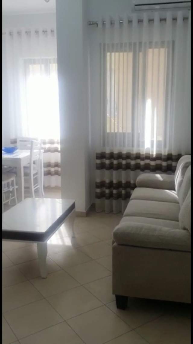Tirane, jepet me qera apartament 1+1+BLK Kati 5, 65 m² 40.000 Leke (prane Globe)