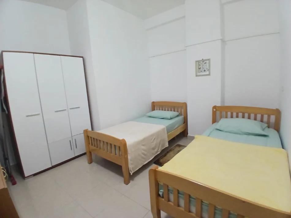 Tirane, jepet me qera apartament 1+1 Kati 1, 56 m² 500 € (Don Bosko prane shkolles)