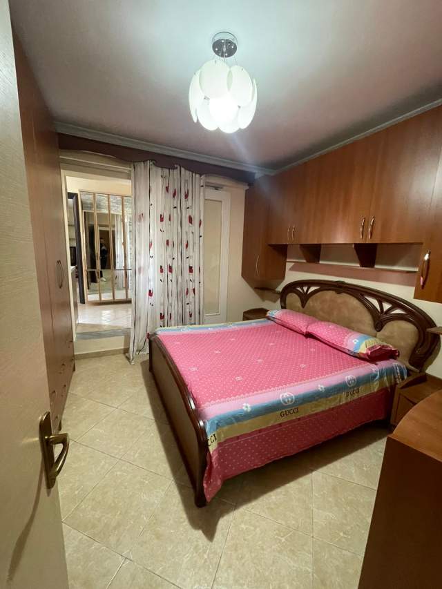 Tirane, jepet me qera apartament 2+1+A+BLK Kati 5, 170 m² 450 Euro
