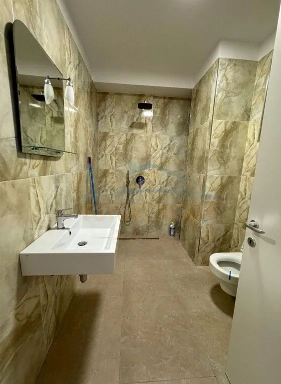 Tirane, jepet me qera apartament 2+1 Kati 4, 114 m² 1.400 € (Blloku)