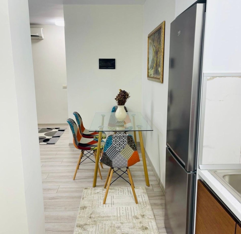 Tirane, jepet me qera apartament 1+1 Kati 8, 70 m² 900 € (Rruga e Kosovareve)
