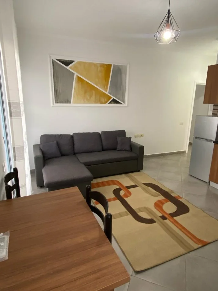 Tirane, jepet me qera apartament 1+1+Ballkon Kati 8, 67 m² 400 € (Astir te nela 5)