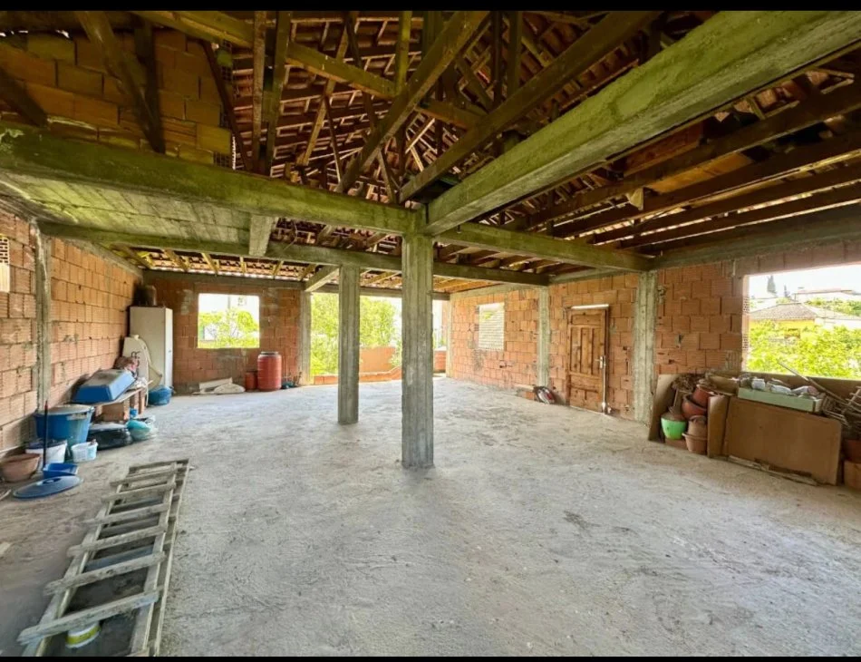 Tirane, shitet shtepi 3+1+Ballkon Kati 2, 282 m² 135.000 € (Liqeni i Paskuqanit)