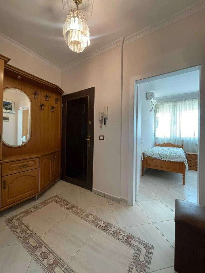 Tirane, jepet me qera apartament 2+1+Ballkon Kati 6, 90 m² 600 € (ISH PARKU)