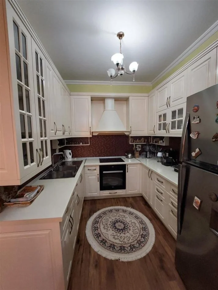 Tirane, shitet apartament 2+1 Kati 3, 78 m² 140.000 € (Kinostudio mbrapa Policis)