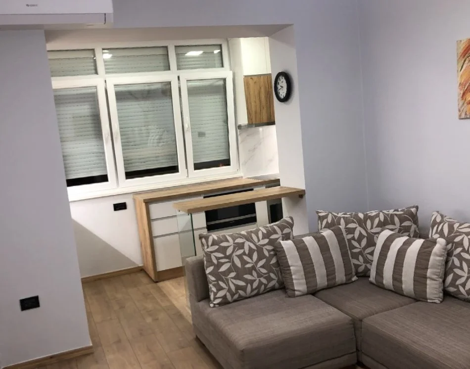 Tirane, jepet me qera apartament 1+1 Kati 2, 60 m² 580 € (Myslym shyri)