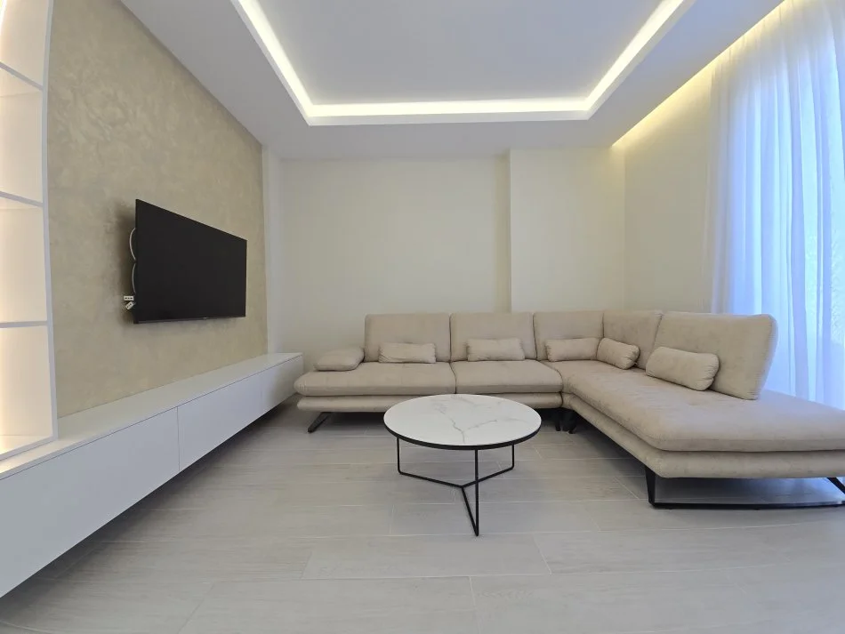 Tirane, jepet me qera apartament 1+1 , 600 € (Don Bosko)