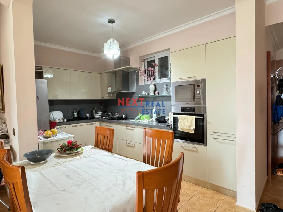 Vlore, shitet apartament Kati 6, 140 m² 180.000 € (BULEVARDI VLORE SKELE)