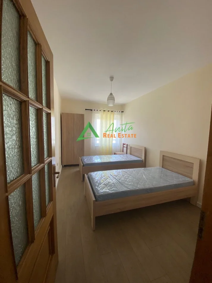 Tirane, jepet me qera apartament 2+1 Kati 2, 99 m² 550 € (Rruga Dritan Hoxha)