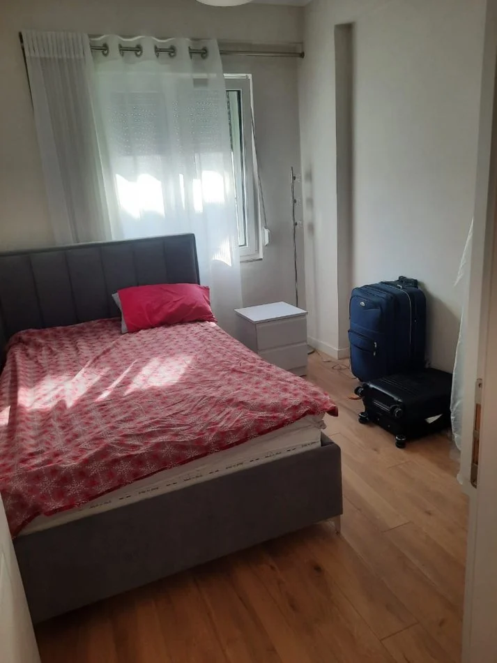 Tirane, jepet me qera apartament 2+1 Kati 1, 85 m² 500 € (Rruga sefer tujani)