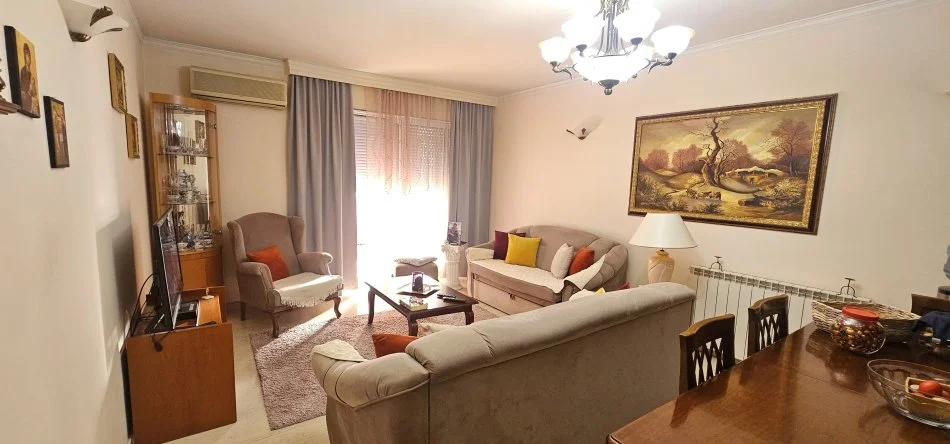 Tirane, shes apartament 3+1+Ballkon Kati 2, 150 m² 330.000 € (Komuna e Parisit)