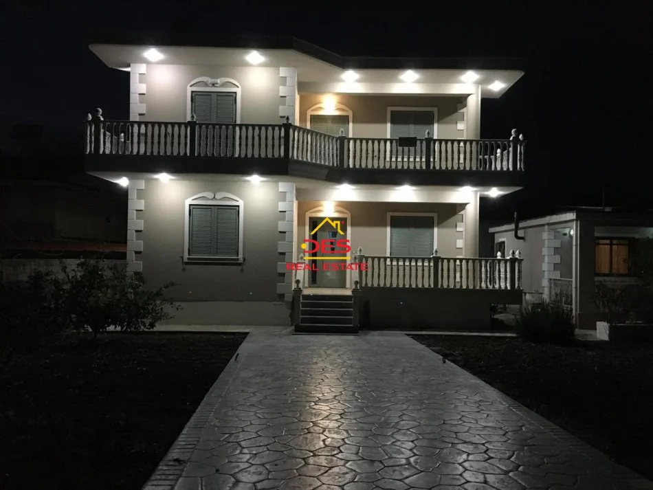 Vlore, shitet Vile 4+1+Ballkon Kati 2, 190 m² 185.000 € (Novoselë)