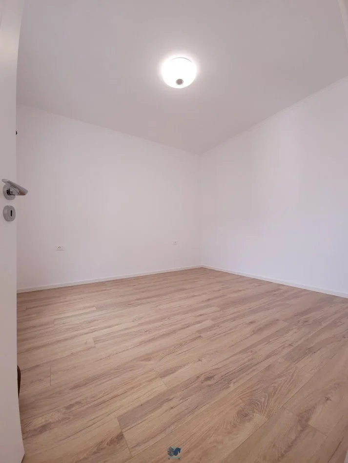 Shitet Apartament 1+1 Ne Zog te Zi [ID P21])