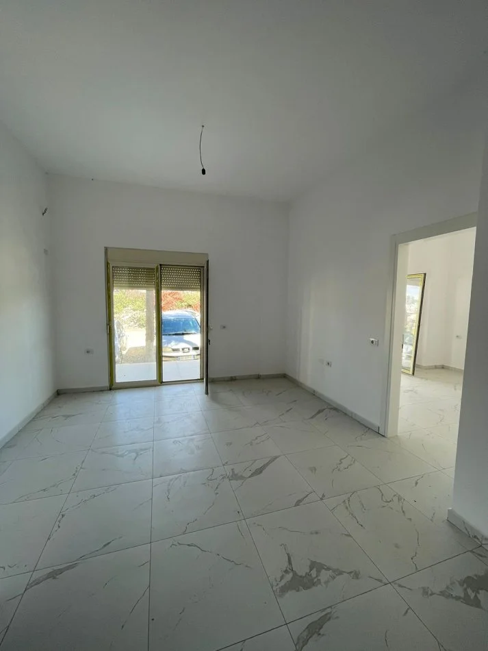 Durres, shitet apartament 1+1+Ballkon Kati 1, 65.000 €