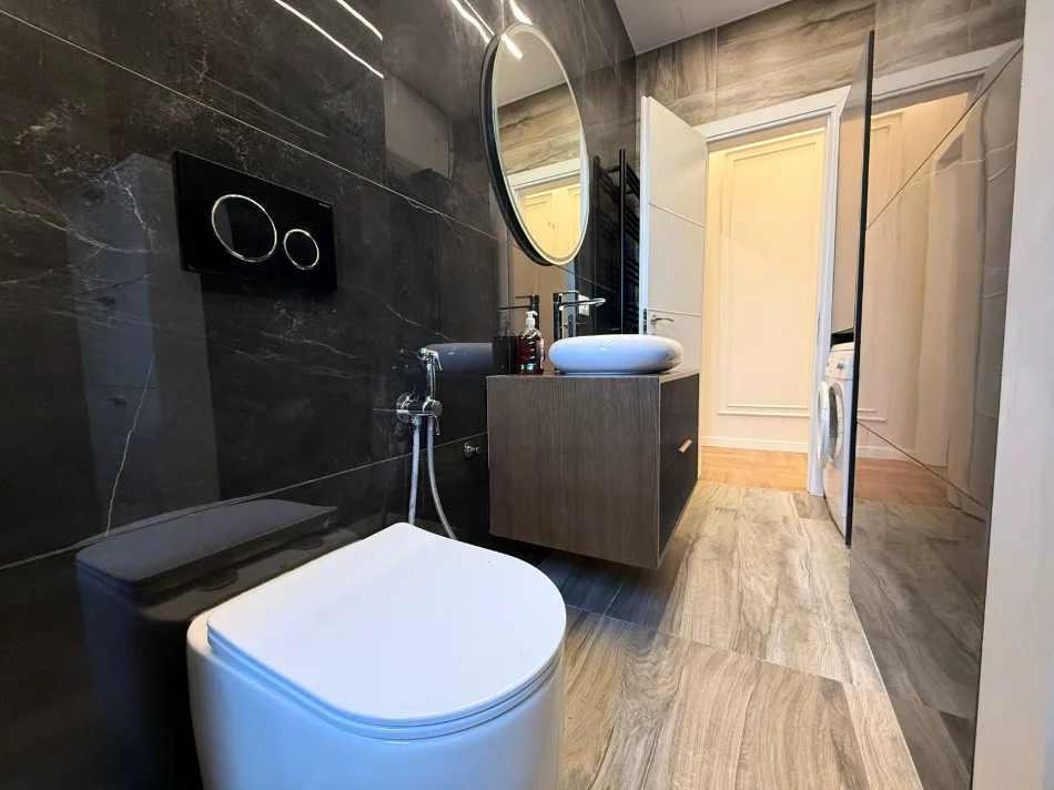 Tirane, jepet me qera apartament 2+1 Kati 5, 106 m² 850 € (Pazari i Ri)