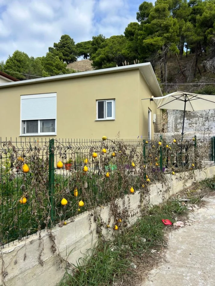 Durres, shtepi 1+1 Kati 1,