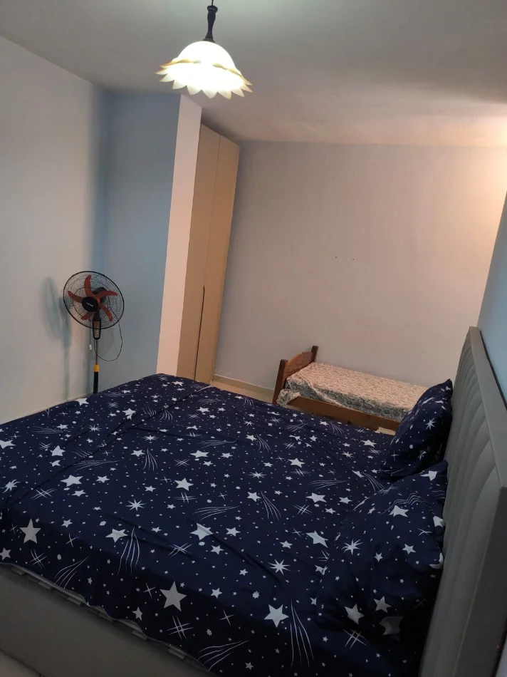 Durres, jepet me qera apartament 1+1+Ballkon Kati 1, 350 € (Shkembi i Kavajes)
