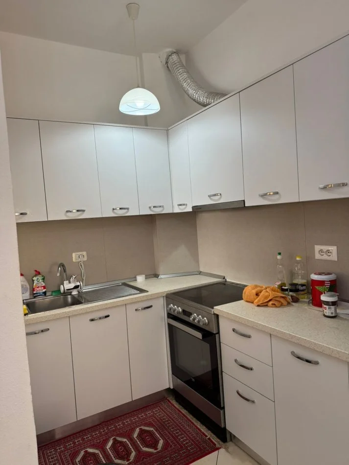 Tirane, shitet apartament 1+1+Ballkon Kati 4, 48 m² 104.000 € (Rruga e Kavajes , Rruga Stavri Themeli , prane globe)