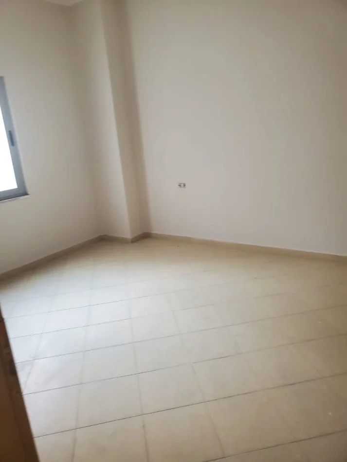 Tirane, shitet apartament 2+1+Ballkon Kati 3, 92 m² 108.000 € (rruga muhamet deliu)