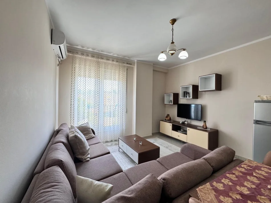 Tirane, jepet me qera apartament 1+1 Kati 2, 69 m² 500 € (Komuna E Parisit)