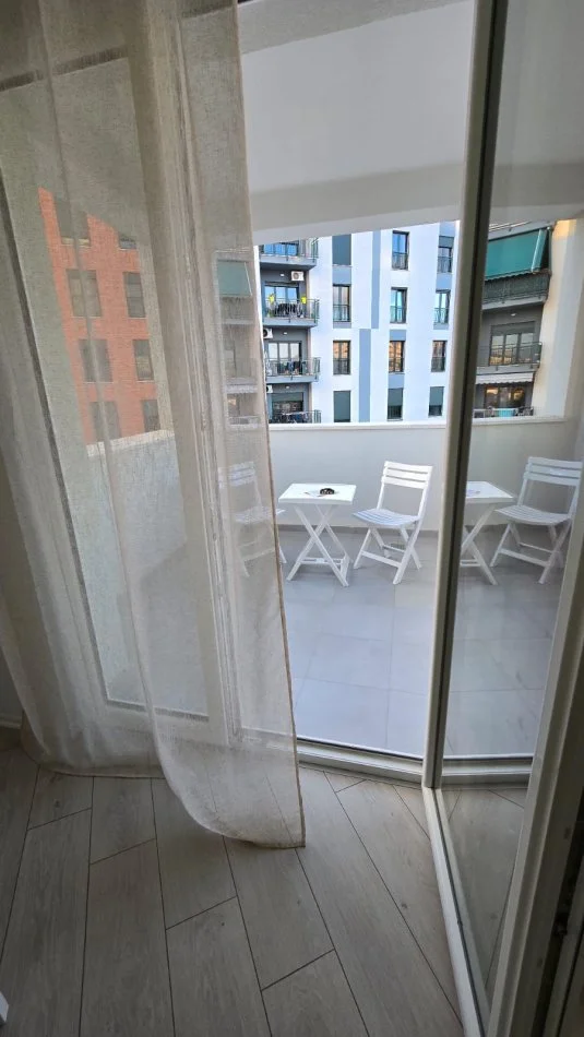 Tirane, jepet me qera apartament 1+1 Kati 4, 76 m² 550 € 