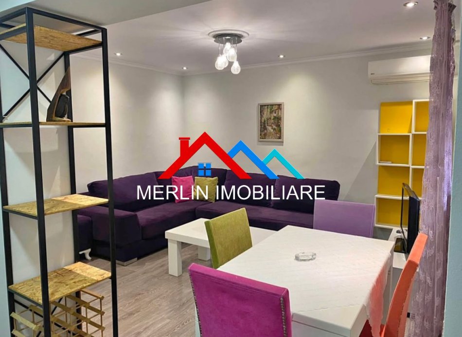 Tirane, jap me qera apartament 2+1+Ballkon Kati 2, 80 m² 570 € (RRUGA XHANFIZE KEKO)