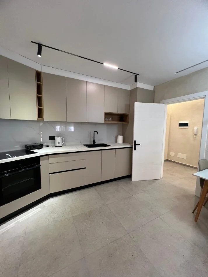 Tirane, shitet apartament 1+1+Ballkon Kati 1, 63 m² 194.000 € 