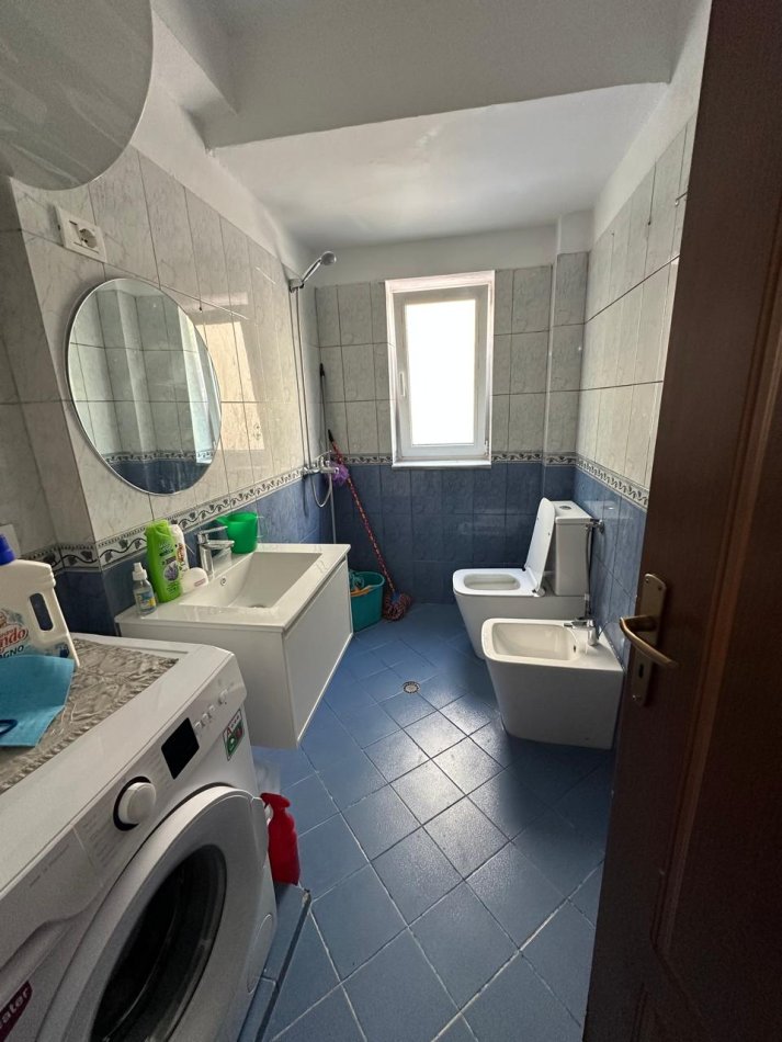 Tirane, jepet me qera apartament 1+1 Kati 2, 75 m² 700 € (Gjimnazi "Petro Nini Luarasi")