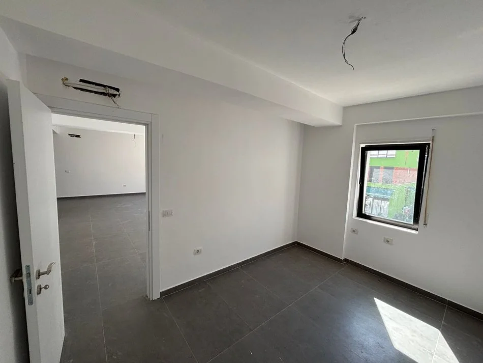 Tirane, jepet me qera apartament duplex Dublex Kati 5, 107 m² 