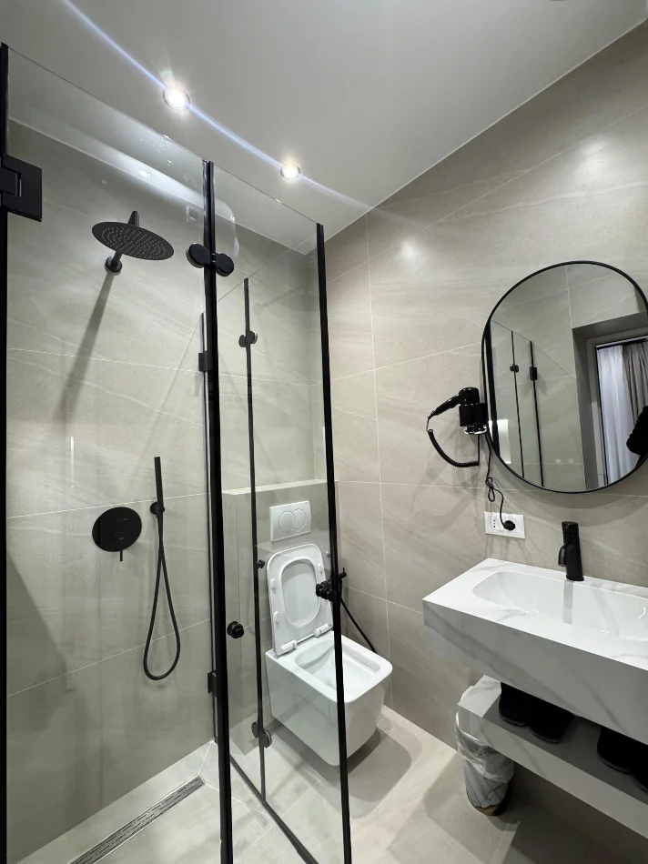 Tirane, shes garsonier 3+1 Kati 4, 84 m² 255.000 € (Mine Peza)