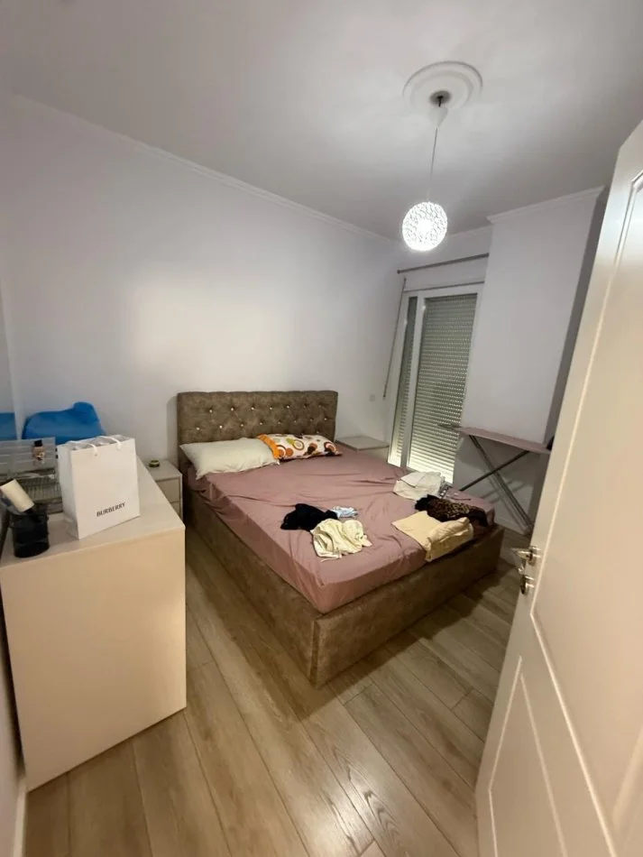 Tirane, jepet me qera apartament 1+1+Ballkon Kati 3, 80 m² 620 € (Liqeni i Tiranes, Lake View)