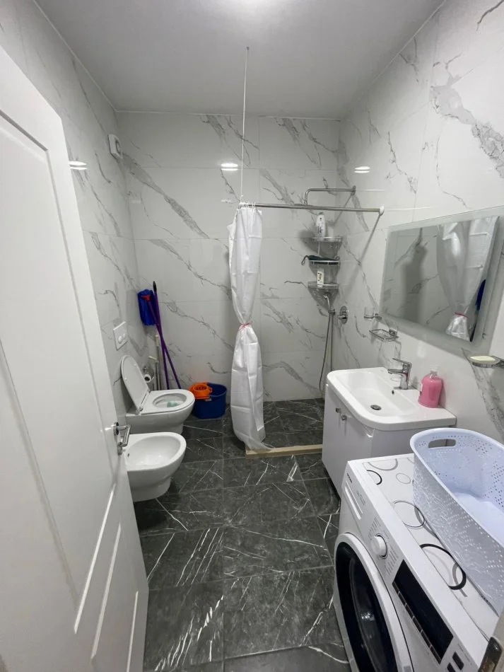 Tirane, shitet apartament 1+1 Kati 5, 77 m² 135.000 € (Rruga Egnatia)