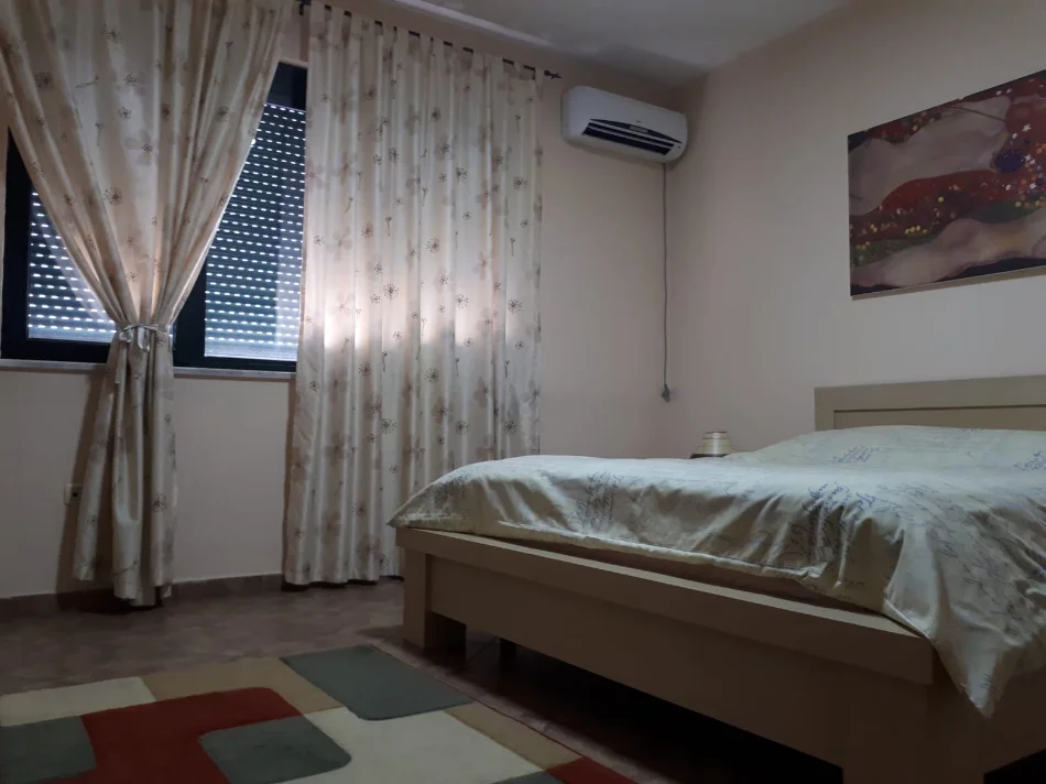 Tirane, jepet me qera apartament 1+1 , 70 m² 600 € (Rruga Sami Frasheri)