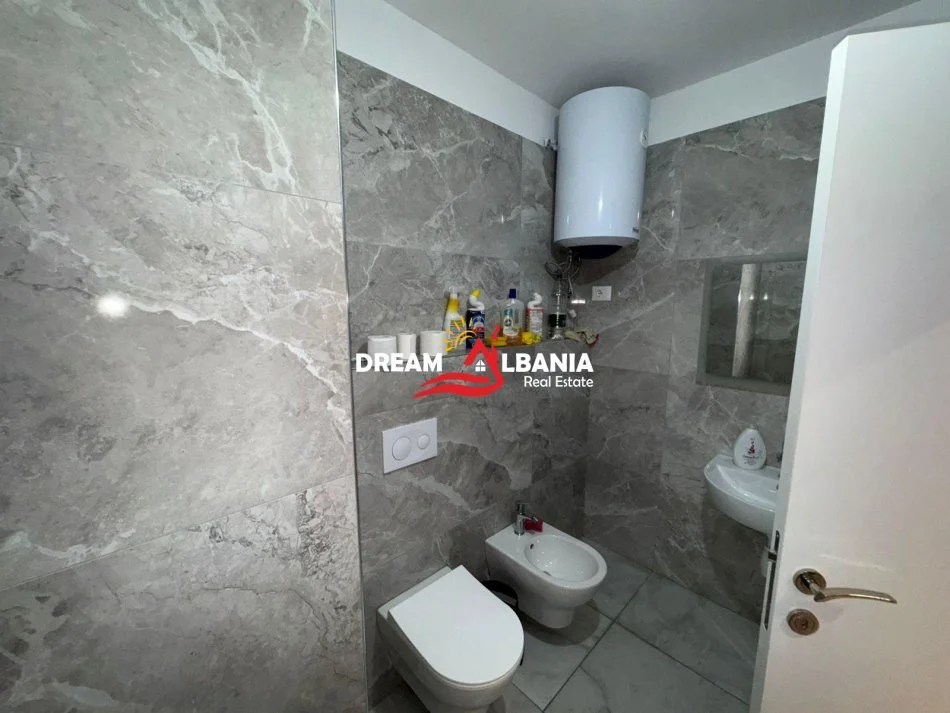 Tirane, jepet me qera apartament 2+1 , 95 m² 650 € (Kompleksi Zirkon)