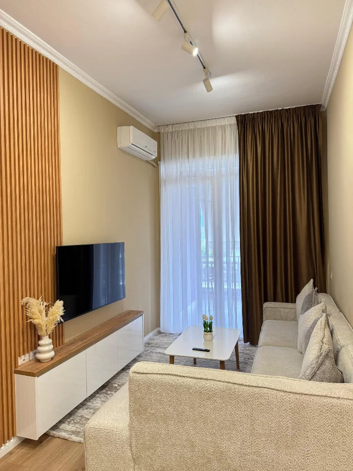 Tirane, jepet me qera apartament 1+1+Ballkon Kati 5, 800 € 
